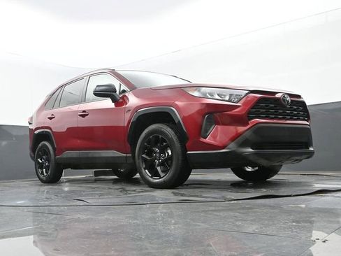 Used 2021 Toyota RAV4 LE FWD image 24