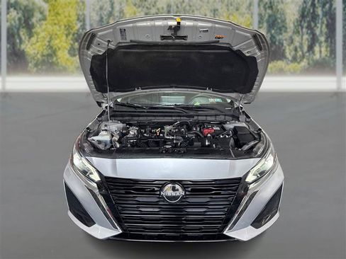 Used 2023 Nissan Altima 2.5 SL FWD image 11