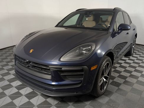 Certified 2023 Porsche Macan AWD/4WD image 1