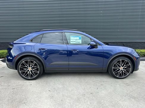 Used 2026 Porsche Macan Electric RWD image 10
