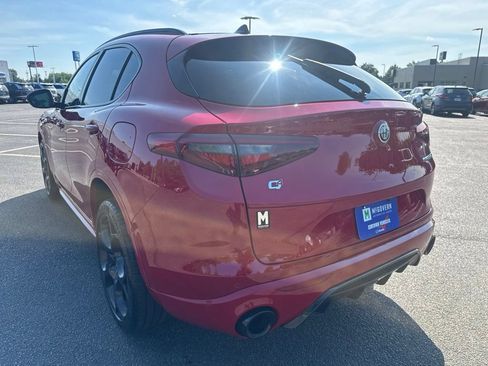 Used 2023 Alfa Romeo Stelvio Veloce AWD/4WD image 4