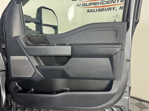 Used 2024 Ford F350 Lariat w/ Lariat Ultimate Package AWD/4WD image 36