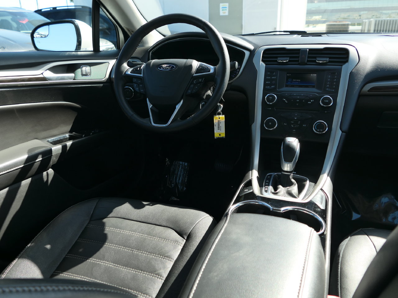 Used 2014 Ford Fusion SE w/ Equipment Group 202A FWD image 26