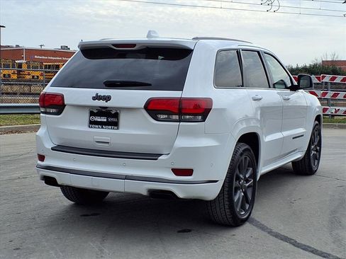 Used 2018 Jeep Grand Cherokee High Altitude image 3