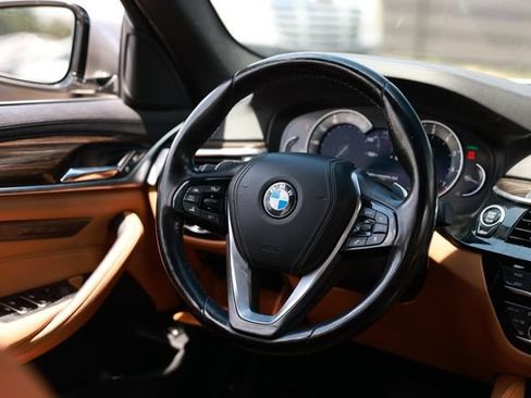 Used 2018 BMW 540i RWD image 34