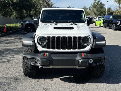 Used 2024 Jeep Gladiator Mojave AWD/4WD image 9