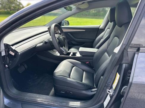 Used 2023 Tesla Model 3 Standard Range image 12