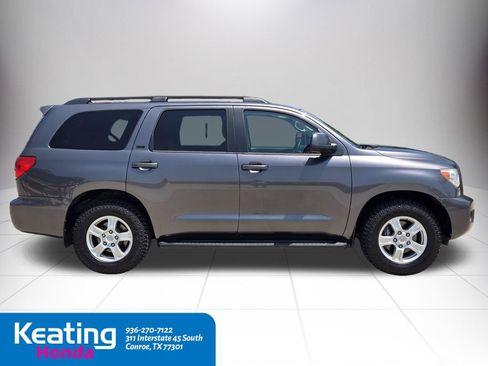 Used 2016 Toyota Sequoia SR5 w/ Premium Package RWD image 9