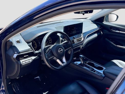 Used 2023 Nissan Altima 2.5 SR w/ SR Premium Package AWD/4WD image 9