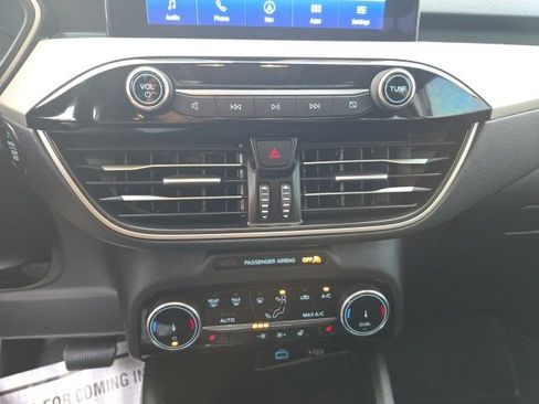 Certified 2022 Ford Escape SEL image 16