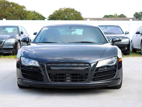 Used 2010 Audi R8 V10 image 2