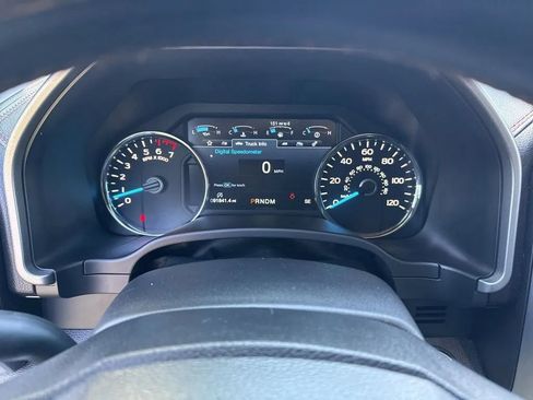 Used 2019 Ford F150 Platinum w/ Equipment Group 701A Luxury AWD/4WD image 16