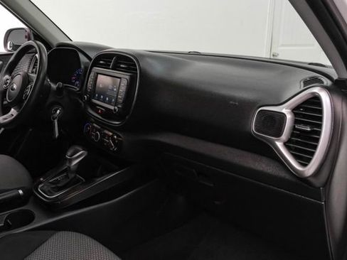 Used 2021 Kia Soul LX image 14