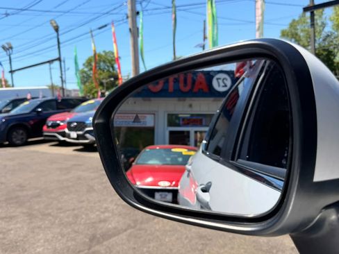 Used 2024 Mitsubishi Outlander FWD image 28