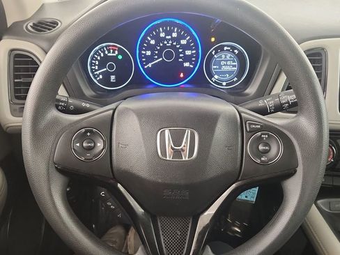 Used 2017 Honda HR-V LX image 11