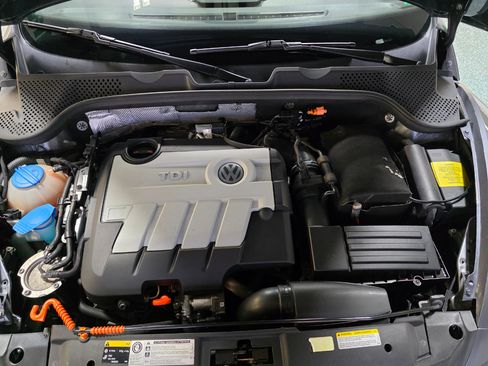 Used 2013 Volkswagen Beetle TDI image 37