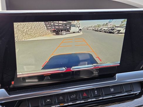 New 2025 GMC Sierra 1500 Elevation image 12