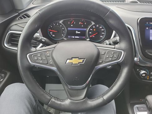 Used 2022 Chevrolet Equinox Premier image 24