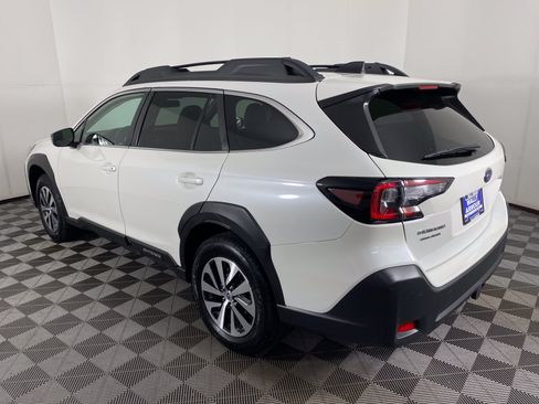 Used 2023 Subaru Outback Premium AWD/4WD image 9