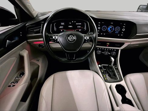 Used 2019 Volkswagen Jetta SEL image 5