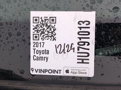 Used 2017 Toyota Camry XLE w/ Moonroof Package image 28