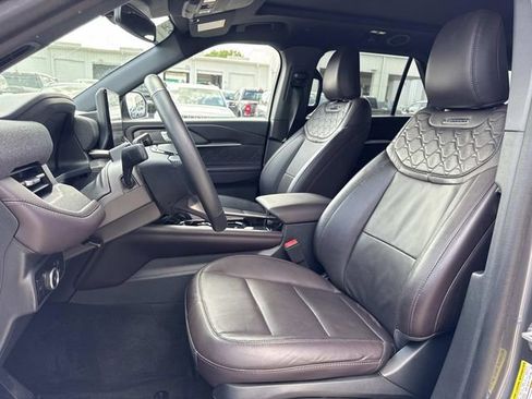 Used 2025 Ford Explorer Platinum w/ LUX Leather Package image 20
