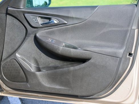 Used 2025 Chevrolet Malibu LT image 14