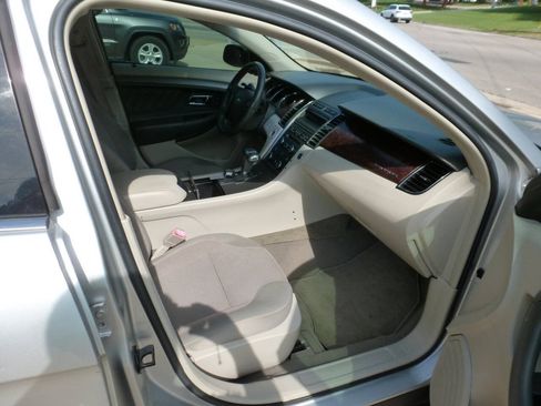 Used 2010 Ford Taurus SEL AWD/4WD image 11