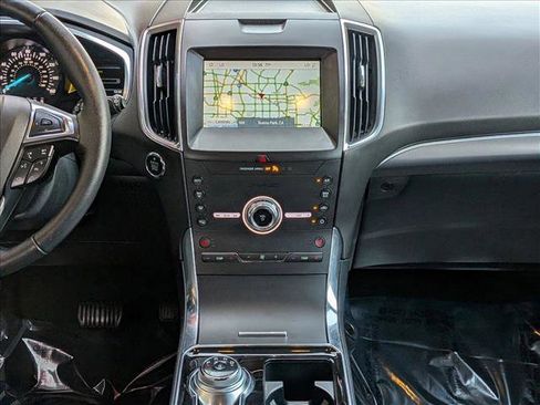 Used 2020 Ford Edge Titanium image 16