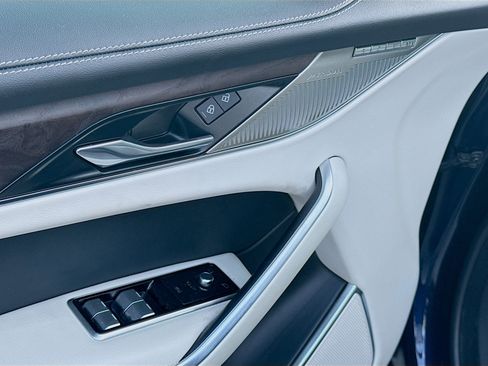 Used 2023 Jaguar F-PACE R-Dynamic S image 23