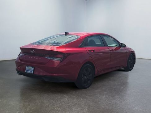 Used 2023 Hyundai Elantra SEL w/ Cargo Package FWD image 5