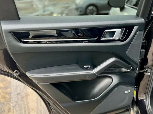 Used 2019 Porsche Cayenne image 14