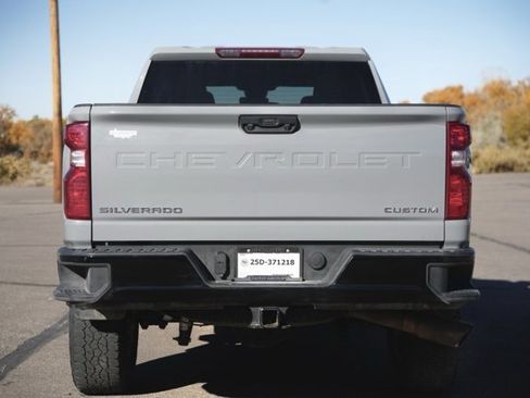 Used 2024 Chevrolet Silverado 2500 Custom w/ Custom Convenience Package image 5