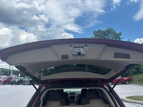 Used 2016 GMC Acadia Denali AWD/4WD image 9