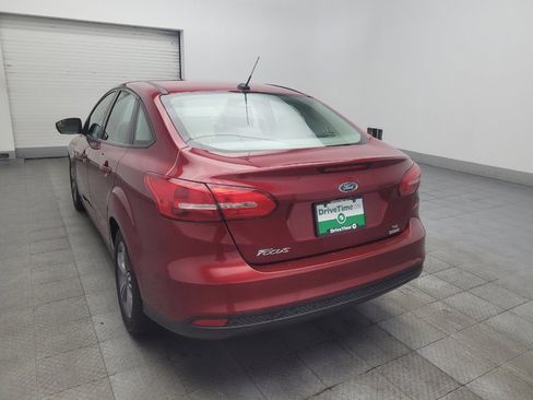 Used 2017 Ford Focus SE FWD image 5