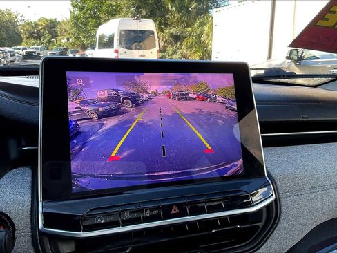 Used 2022 Jeep Compass Latitude image 20