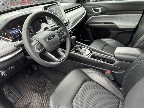 Used 2025 Jeep Compass Latitude w/ Convenience Group image 10