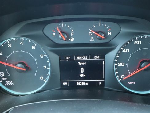 Used 2019 Chevrolet Equinox LS w/ LPO, Floor Liner Package AWD/4WD image 24