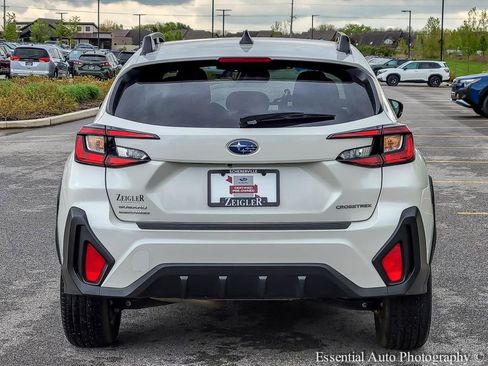 Used 2024 Subaru Crosstrek 2.0i Premium w/ Crosstrek Mirror Package AWD/4WD image 5