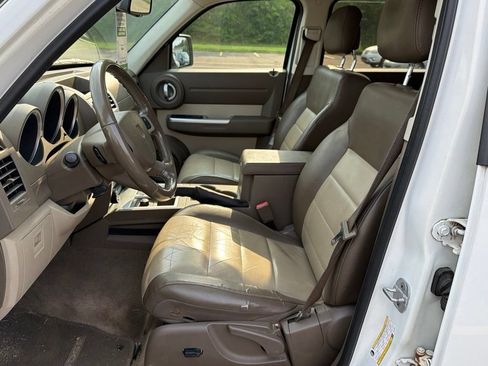 Used 2010 Dodge Nitro Shock w/ Chrome Accents Group AWD/4WD image 9