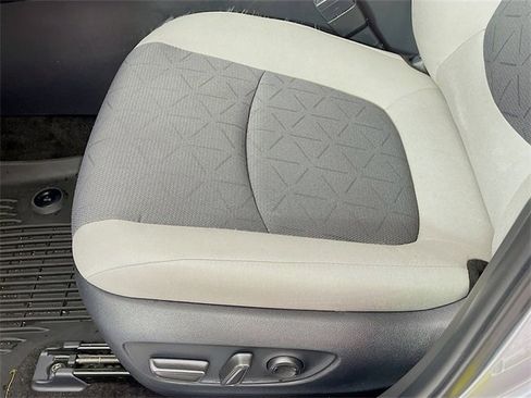 Used 2025 Toyota RAV4 XLE w/ Convenience Package image 20