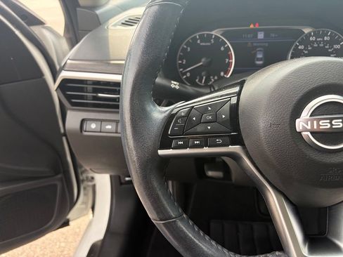 Used 2023 Nissan Altima 2.5 SL FWD image 16