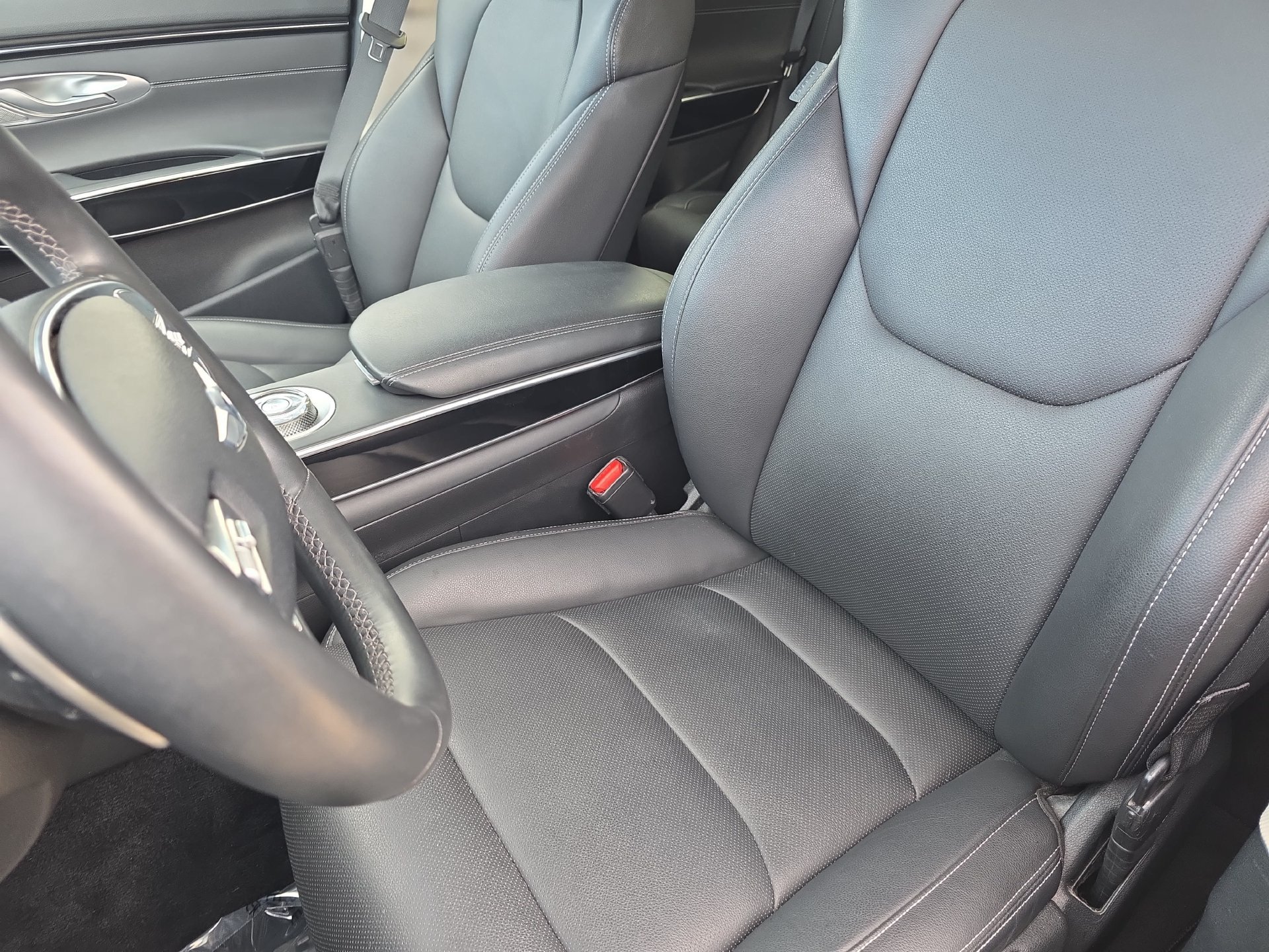 Used 2025 Genesis GV70 2.5T AWD/4WD image 15