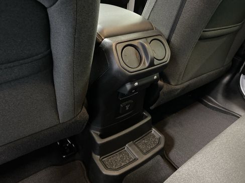 Used 2024 Jeep Wrangler Sahara image 20