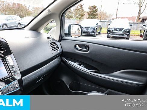 Used 2015 Nissan Leaf SL w/ Premium Package image 39