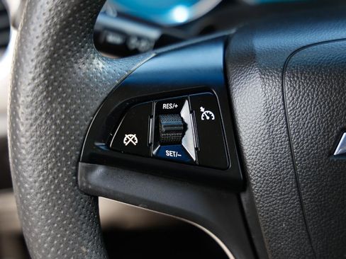 Used 2016 Chevrolet Cruze LT image 23