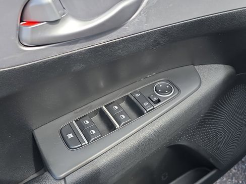 Used 2023 Kia Forte LXS w/ LXS Technology Package image 17