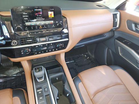 Certified 2024 Nissan Pathfinder Platinum image 23