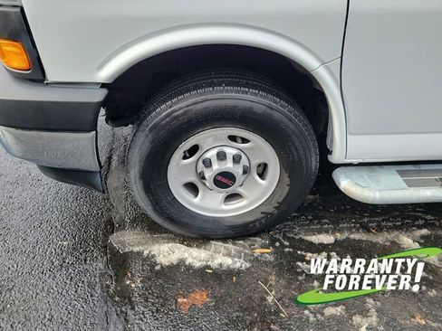 Used 2024 GMC Savana 2500 w/ Driver Convenience Package image 18