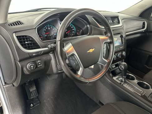 Used 2016 Chevrolet Traverse LT w/ Style and Technology Package FWD image 13